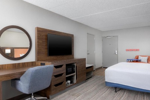 Hampton Inn Louisville Airport Fair/Expo Center - image 23
