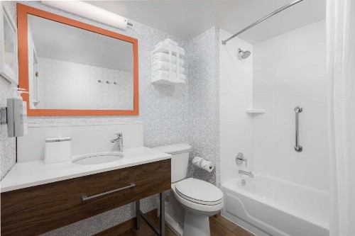Hampton Inn Louisville Airport Fair/Expo Center - image 39