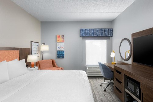 Hampton Inn Louisville Airport Fair/Expo Center - image 50