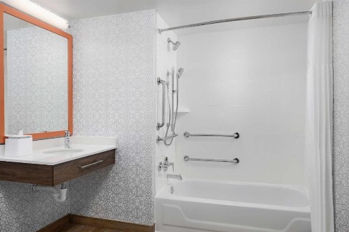 Hampton Inn Louisville Airport Fair/Expo Center - image 7