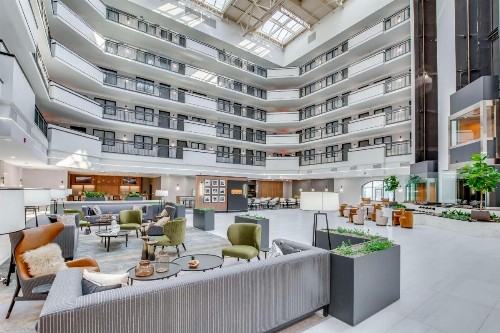 Embassy Suites by Hilton Louisville East - image 14