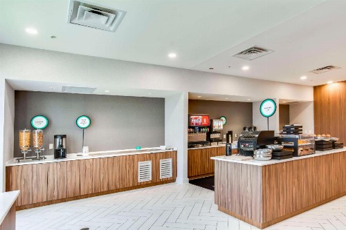 Embassy Suites by Hilton Louisville East - image 35