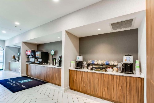 Embassy Suites by Hilton Louisville East - image 47