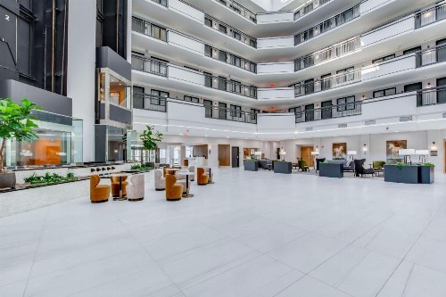 Embassy Suites by Hilton Louisville East - image 8