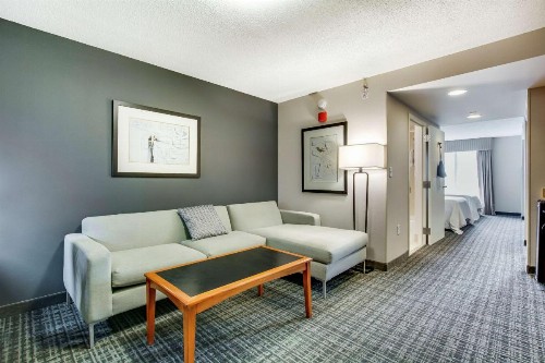Hilton Garden Inn Louisville Airport - image 16
