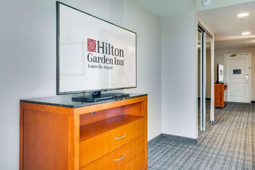 Hilton Garden Inn Louisville Airport - image 2