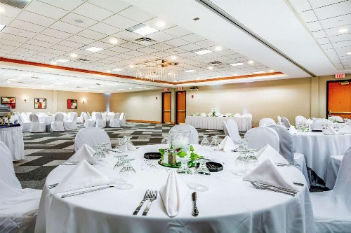 Hilton Garden Inn Louisville Airport - image 3
