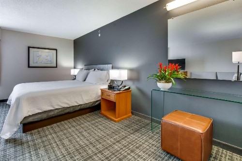 Hilton Garden Inn Louisville Airport - image 35