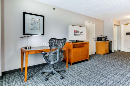 Hilton Garden Inn Louisville Airport - image 36