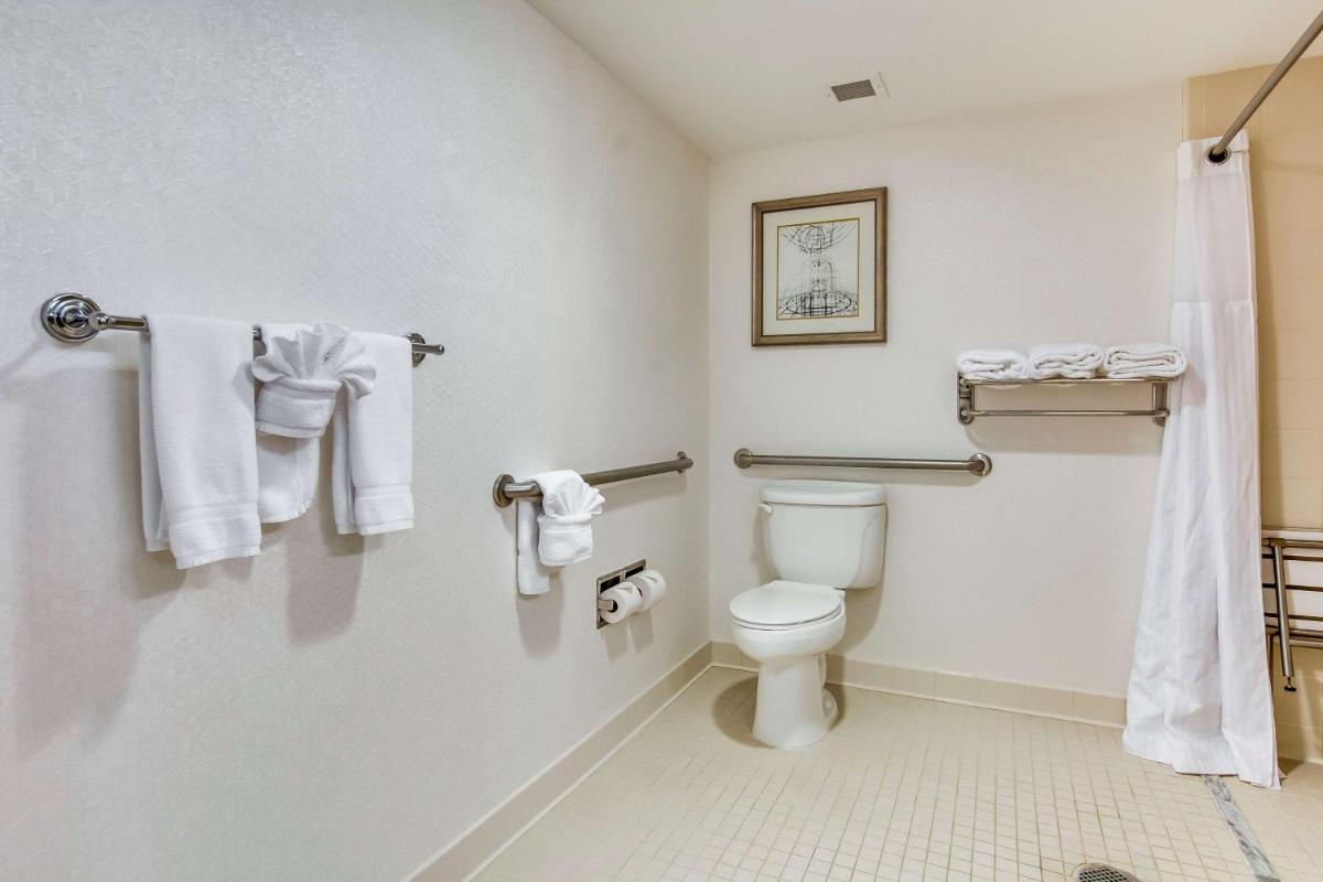 Hilton Garden Inn Louisville Airport - image 4