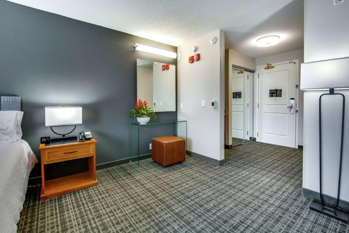 Hilton Garden Inn Louisville Airport - image 6