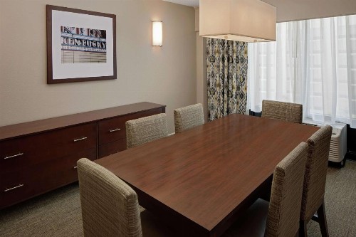 Hampton Inn Louisville Downtown - image 14