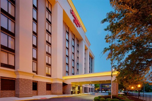 Hampton Inn Louisville Downtown - image 18