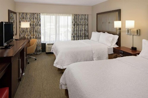 Hampton Inn Louisville Downtown - image 20