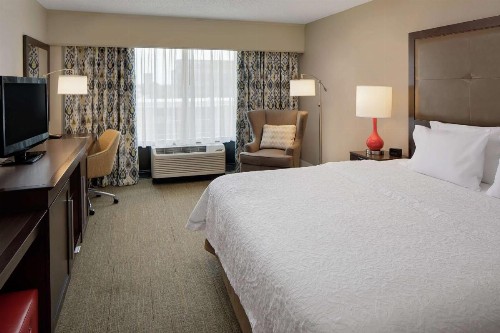 Hampton Inn Louisville Downtown - image 22