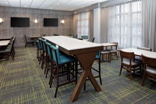 Hampton Inn Louisville Downtown - image 25