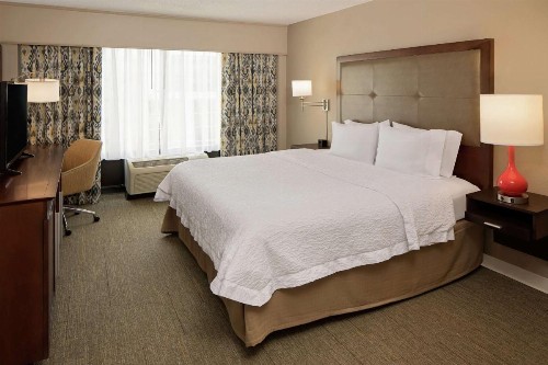 Hampton Inn Louisville Downtown - image 26