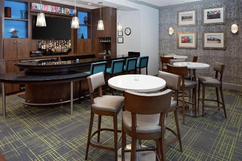 Hampton Inn Louisville Downtown - image 8