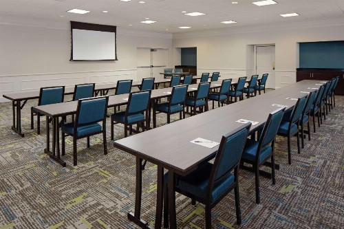 Hampton Inn Louisville Downtown - image 9
