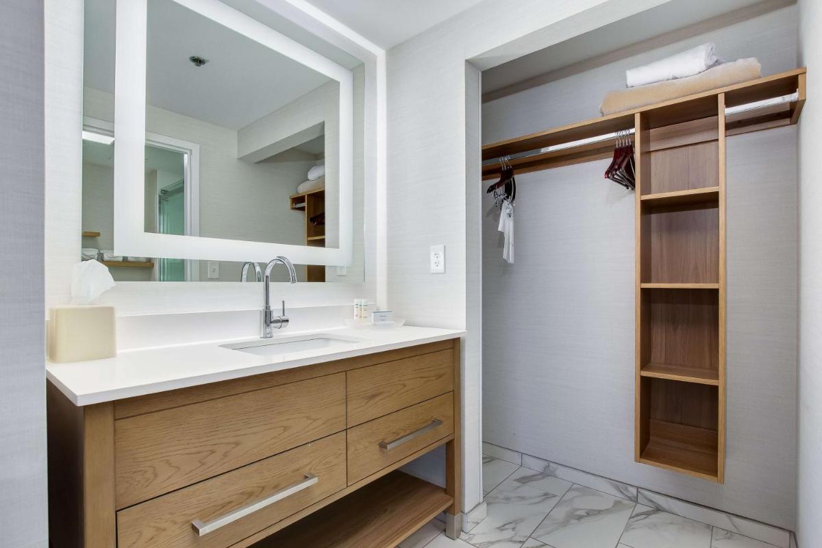 Homewood Suites by Hilton Louisville-East - image 4