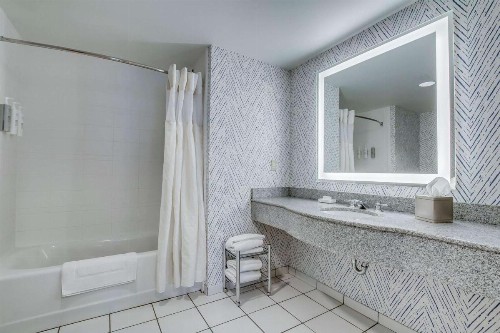 Hilton Garden Inn Louisville-Northeast - image 17