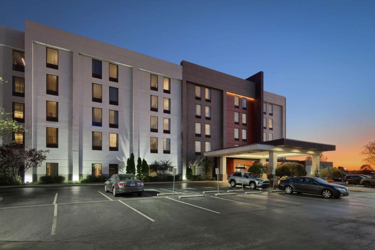 Hampton Inn Louisville Northeast - main image