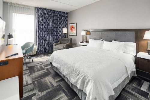 Hampton Inn Louisville Northeast - image 11