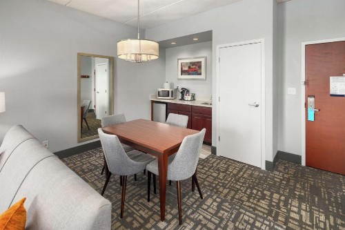 Hampton Inn Louisville Northeast - image 12