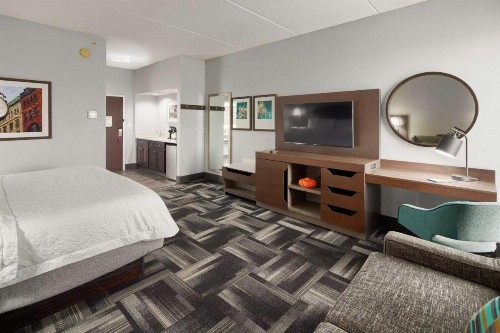 Hampton Inn Louisville Northeast - image 15