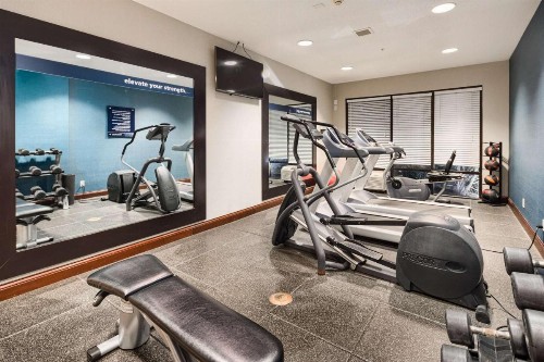 Hampton Inn Louisville Northeast - image 22