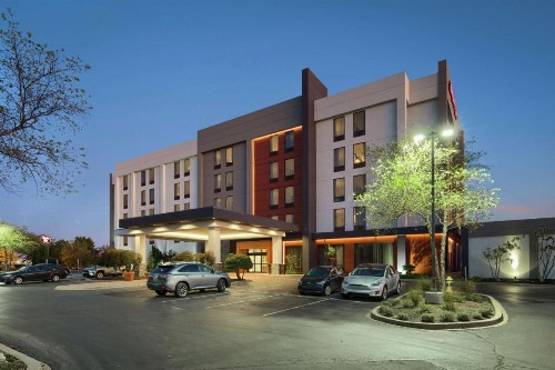 Hampton Inn Louisville Northeast - image 29