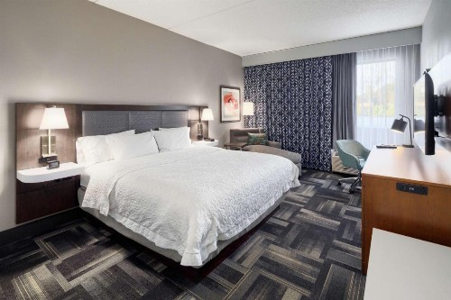 Hampton Inn Louisville Northeast - image 3