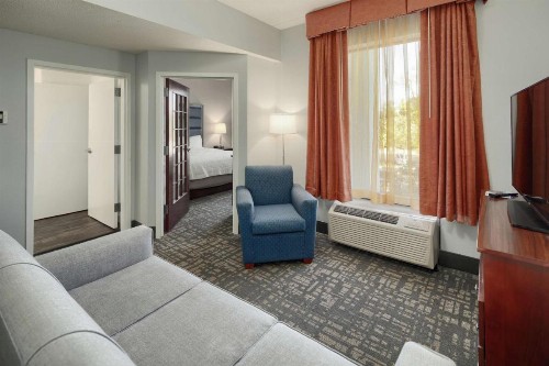 Hampton Inn Louisville Northeast - image 37