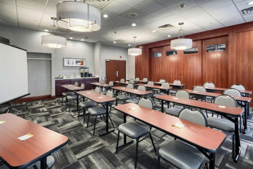 Hampton Inn Louisville Northeast - image 38