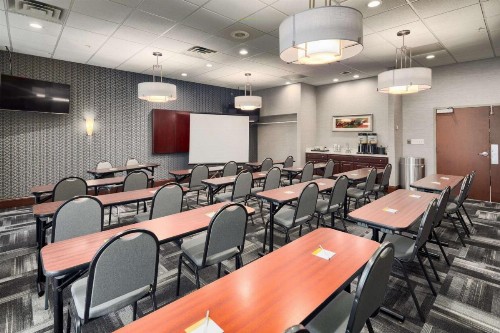 Hampton Inn Louisville Northeast - image 39