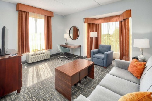 Hampton Inn Louisville Northeast - image 6