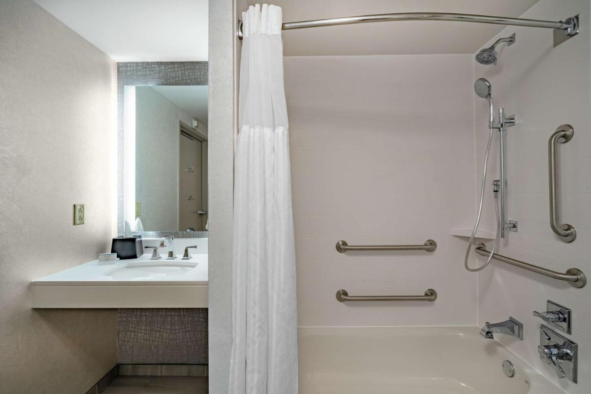 Hilton Garden Inn Louisville East - image 5