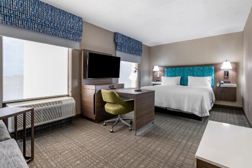 Hampton Inn & Suites Louisville East - image 17