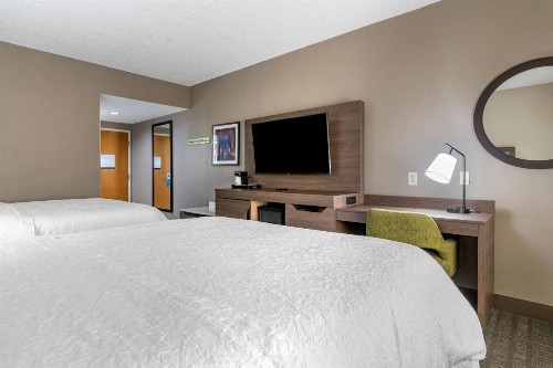 Hampton Inn & Suites Louisville East - image 19