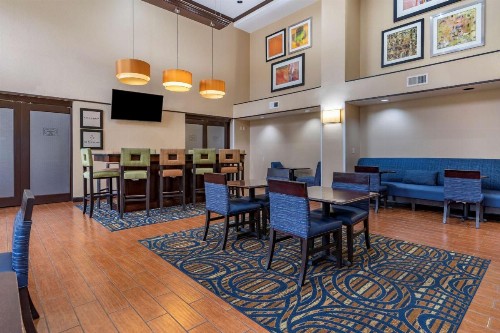 Hampton Inn & Suites Louisville East - image 23
