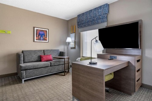 Hampton Inn & Suites Louisville East - image 28
