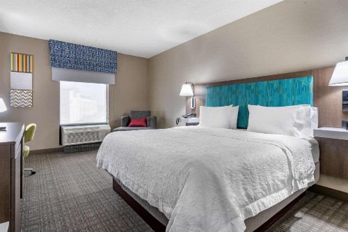 Hampton Inn & Suites Louisville East - image 3