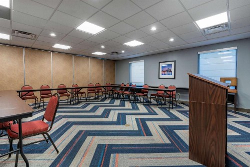 Hampton Inn & Suites Louisville East - image 5