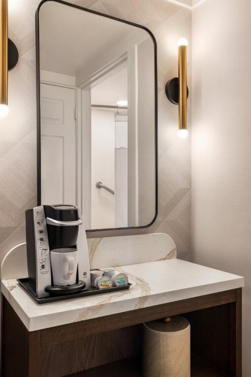 Crowne Plaza Louisville Airport Expo Center an IHG Hotel - image 16