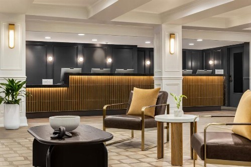 Crowne Plaza Louisville Airport Expo Center an IHG Hotel - image 2