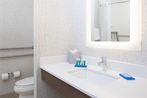 Holiday Inn Express Louisville Northeast an IHG Hotel - image 17