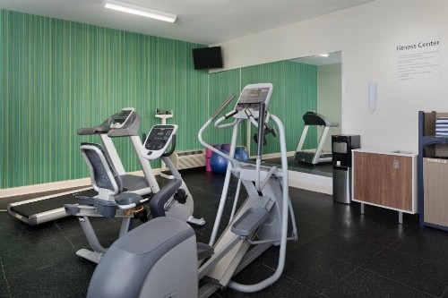 Holiday Inn Express Louisville Northeast an IHG Hotel - image 3