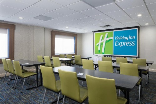 Holiday Inn Express Louisville Northeast an IHG Hotel - image 37