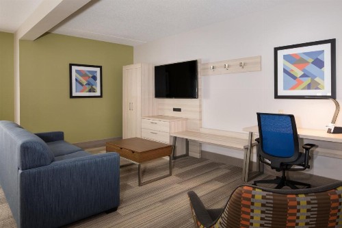 Holiday Inn Express Louisville Northeast an IHG Hotel - image 44