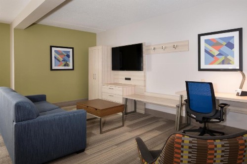 Holiday Inn Express Louisville Northeast an IHG Hotel - image 6